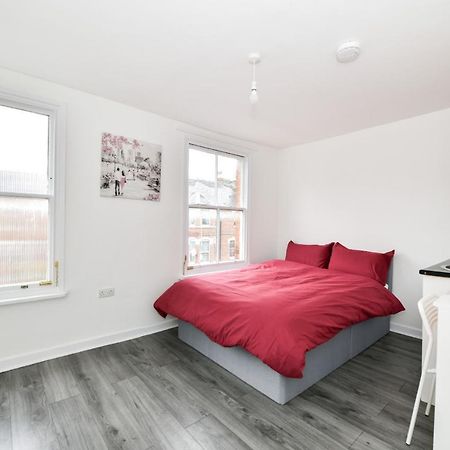 Waylen Street Suites Ридинг Экстерьер фото